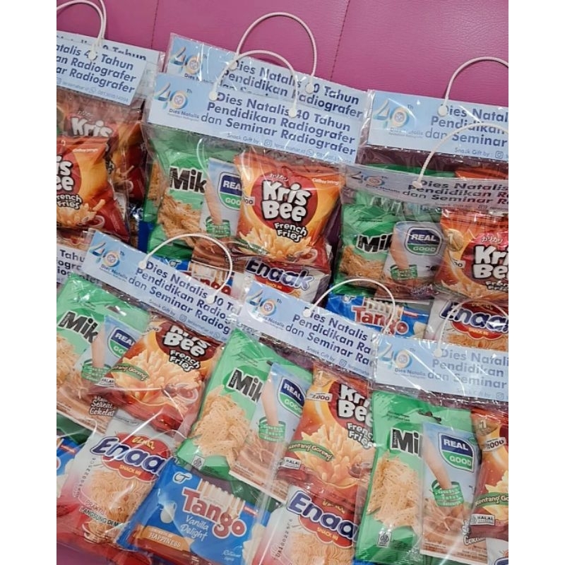 

Snack parcel/ suvenir snack/ souvenir ultah/ snack ultah/ parcel ulang tahun/ kado ultah