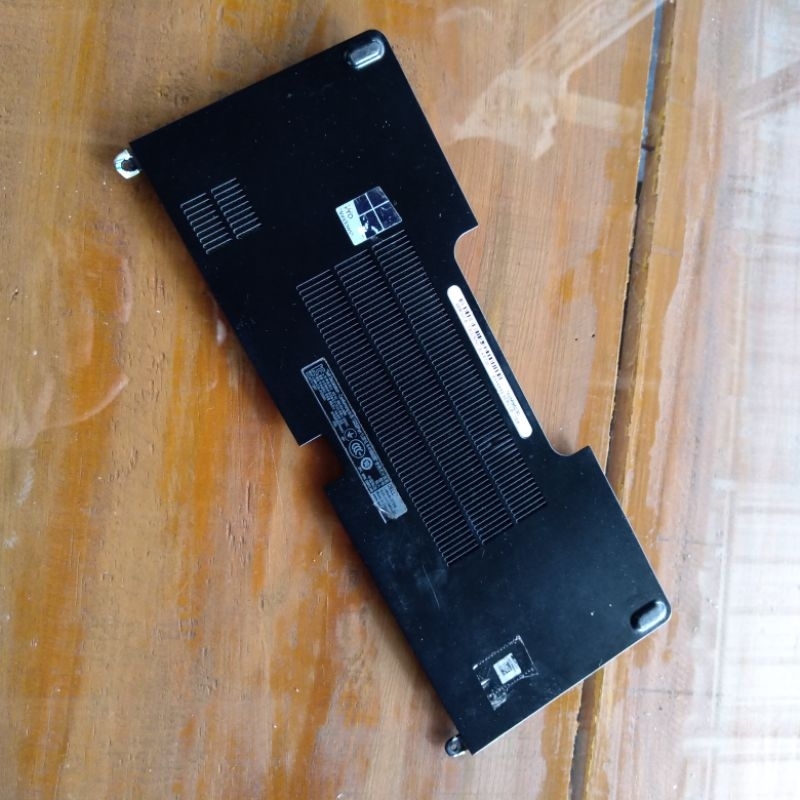 casing tutup bawah dell latitude e7250