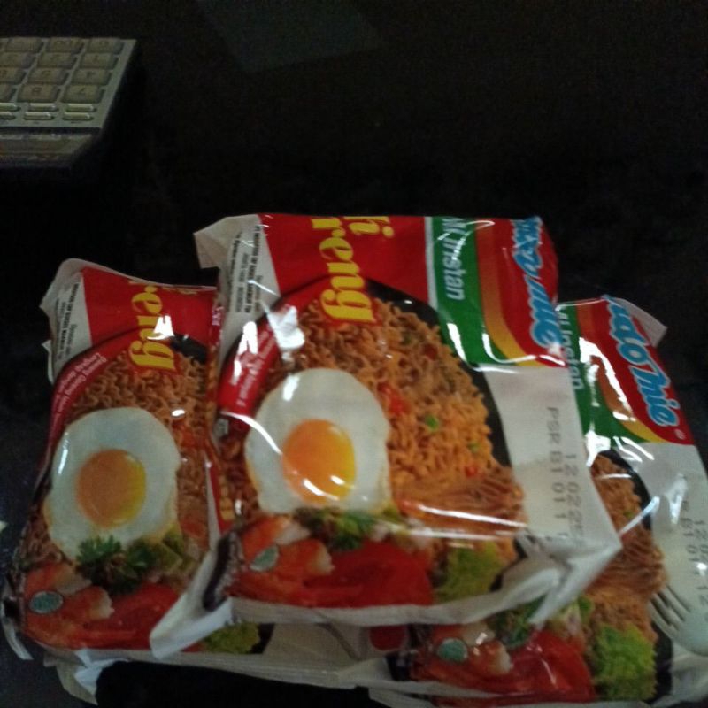 

indomie goreng paket isi 10 pcs bisa request camput