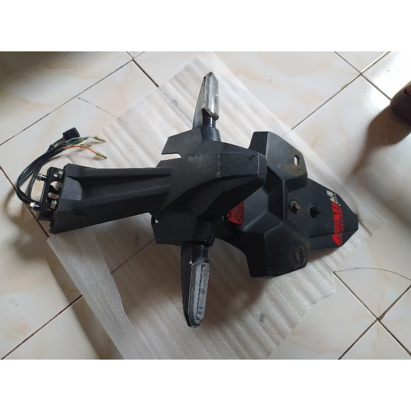 Spakbor belakang new cbr150r cbr 150r k45g / k45n / k45r asli original fullset sein