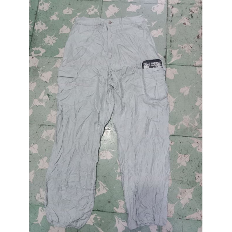 Celana Cargo Uniqlo Wanita Second(27 fit 28)