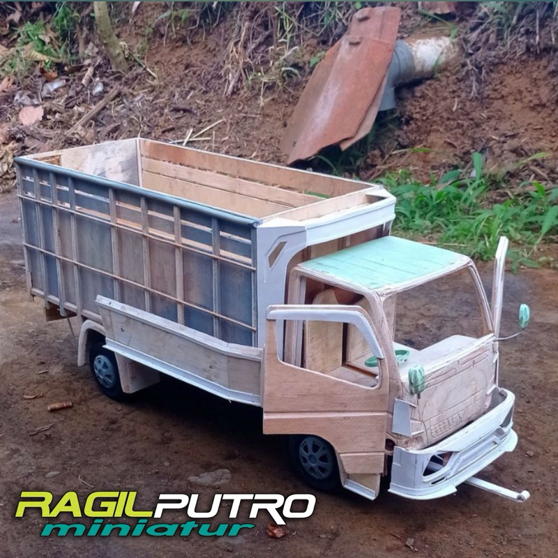 MINIATUR TRUK CANTER HIDROLIK MENTAHAN SKL 12 OLENG