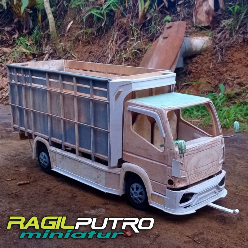 MINIATUR TRUK CANTER MENTAHAN BELUM HIDROLIK SKL 12 OLENG