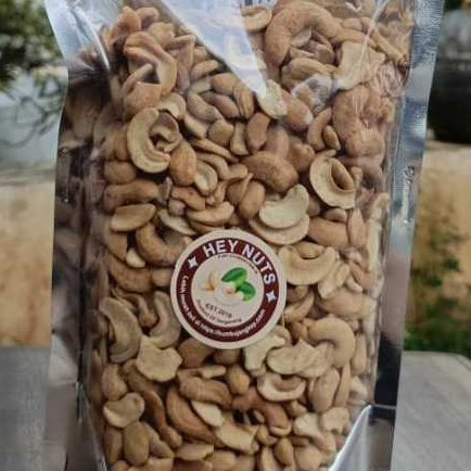 

Cemilan Kacang Mede Panggang Mete Oven ( Pecahan Belah Dua ) 500g - 1000g