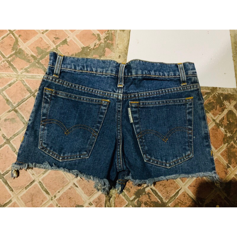 Celana jean pendek Edward Forrer Preloved