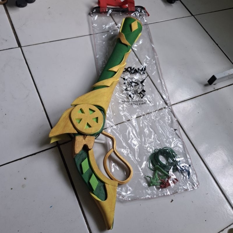 mainan kayu miniatur  sg terompet