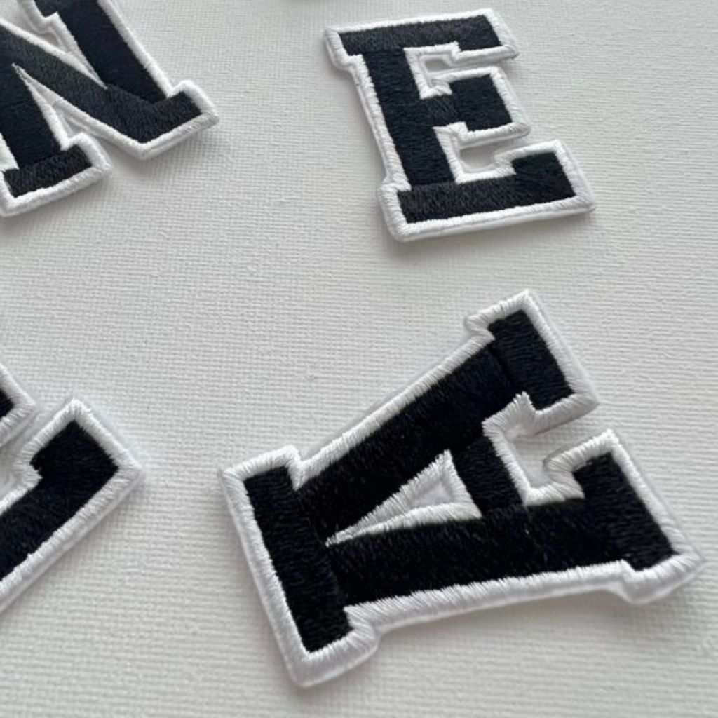 grosir patch bordir huruf abjad