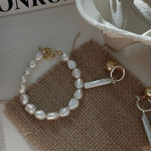 Medium Baroque Bracelet - Freshwater Baroque Pearl