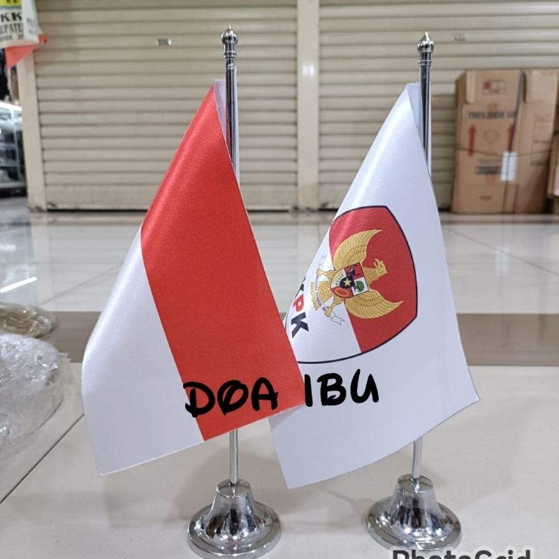 

best seller bendera merah putih+bendera logo KPK+tiang stenlis meja