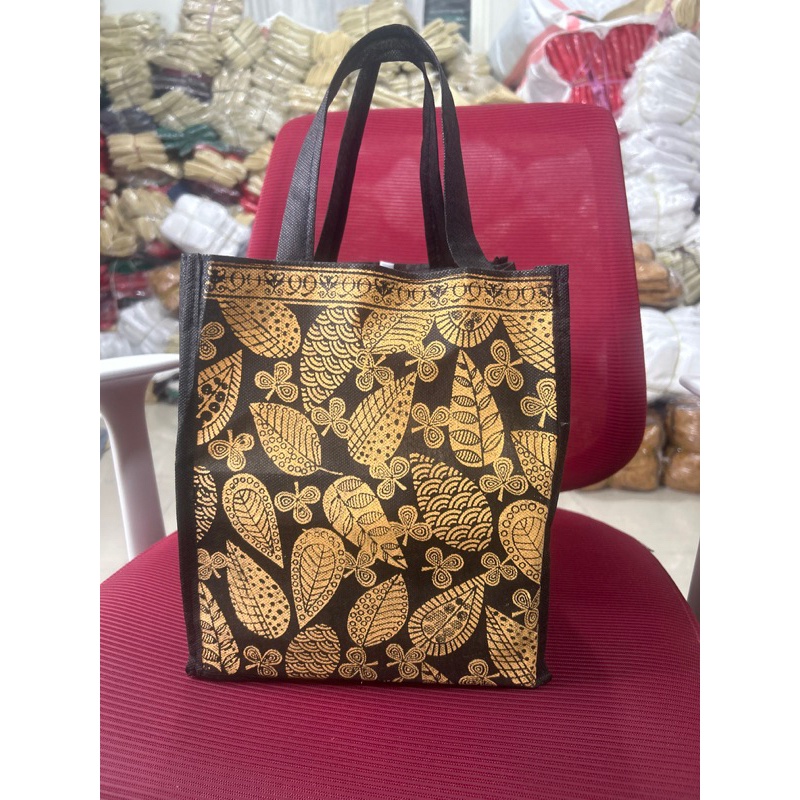 

LUSIN ISI 12 BIJI TAS HAJATAN BOX NASI HEBOH SIZE 22x22