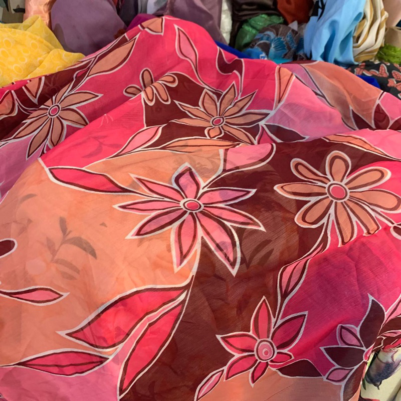 kain ceruty // kain ceruty yoryu // kain bahan ceruty motif bunga // kain ceruty motif bunga // kain