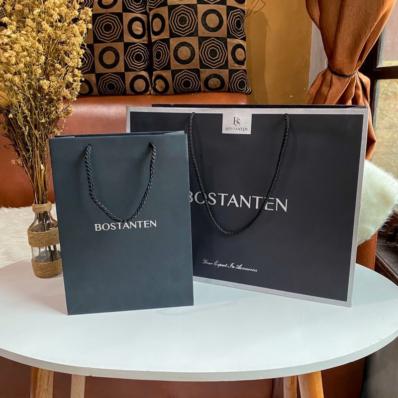 

Paper Bag Bostanten Hitam Ready 3 Ukuran Bungkus Kado Dompet Tas