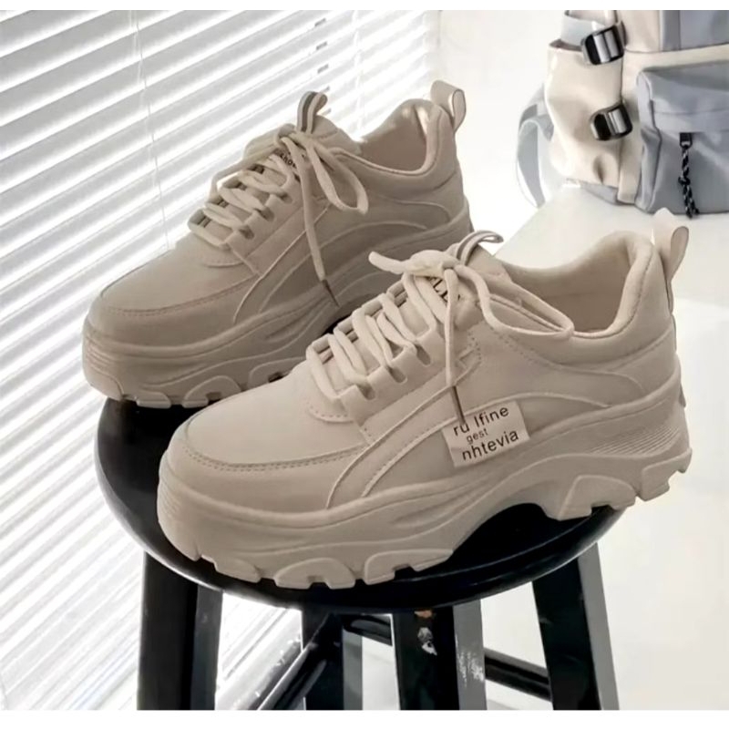 Sepatu Sneaker Wanita kekinian Model Korea/Sneaker Wanita Model Korea/Sepatu Wanita/Sneaker Wanita