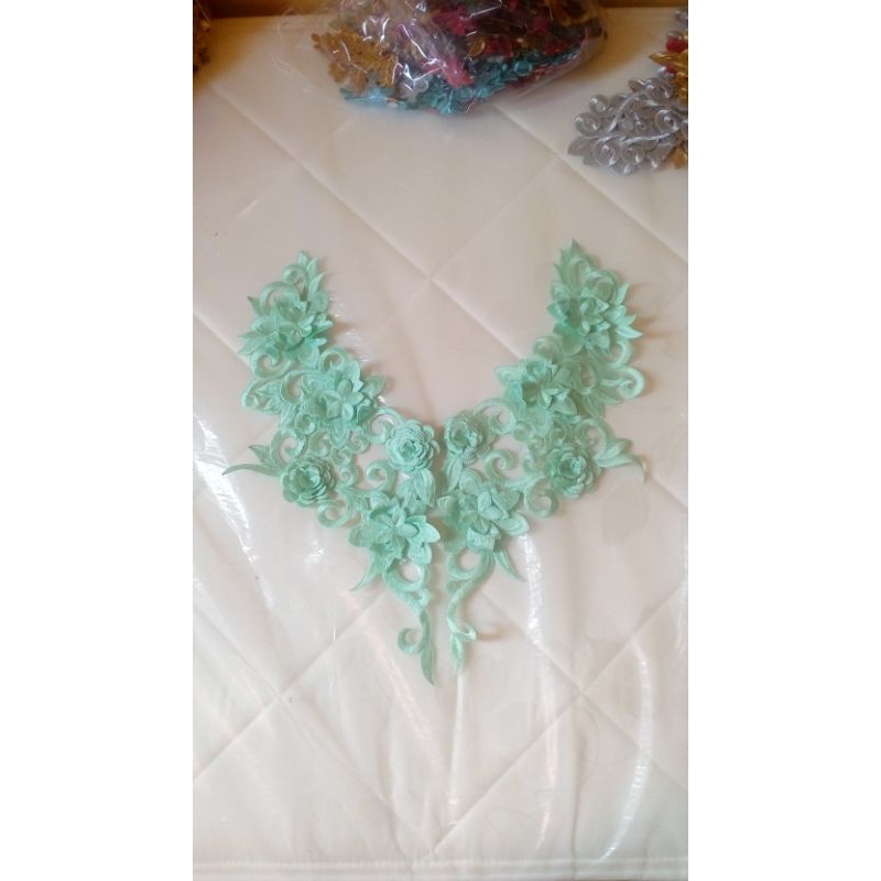 bordir kerah bunga tempel