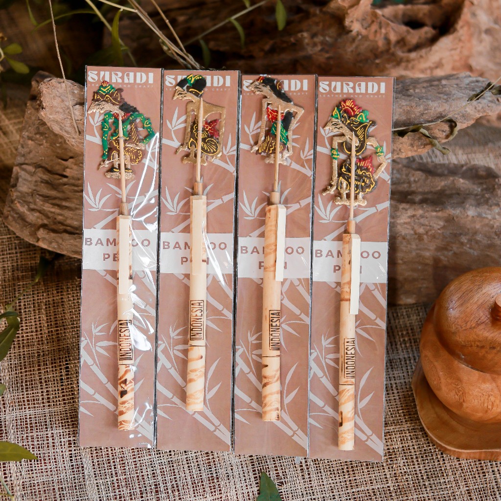 

PENA PULPEN BAMBU EDISI TOKOH WAYANG OLEH OLEH KHAS JOGJA INDONESIA