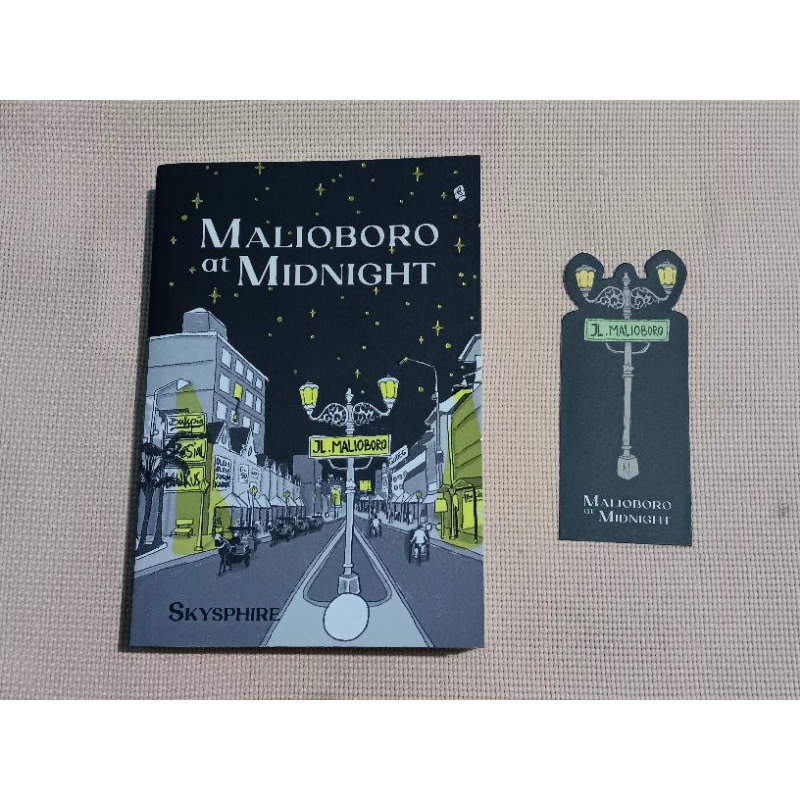 

[Buku Preloved] Malioboro At Midnight > Soft Cover