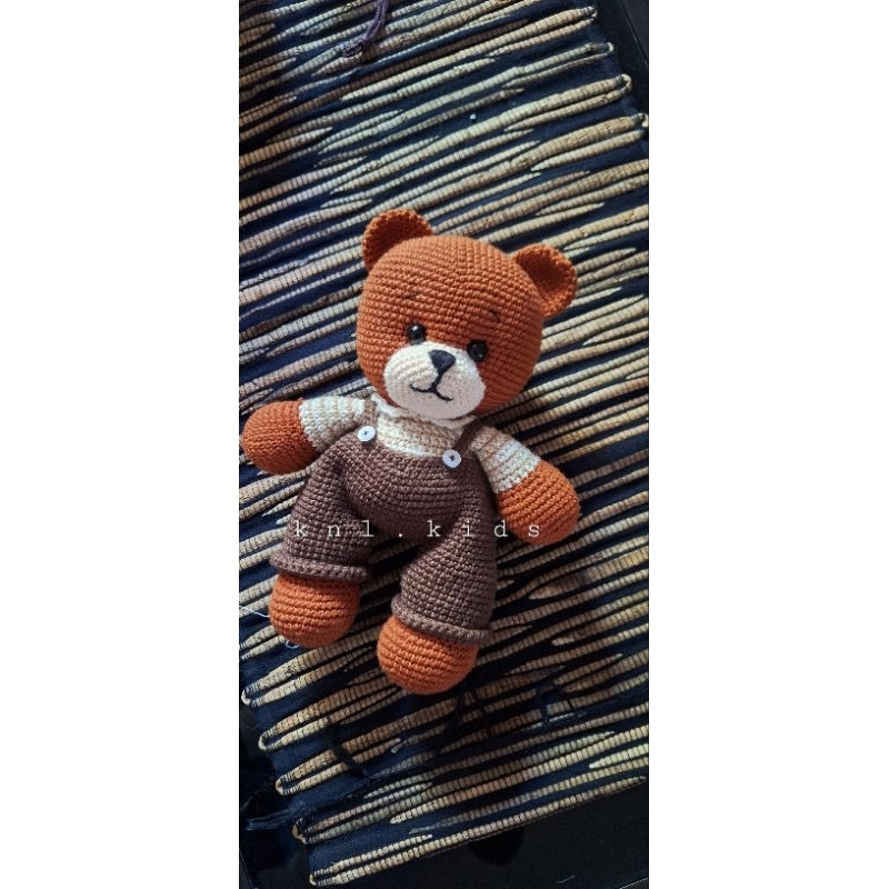 boneka rajut beruang