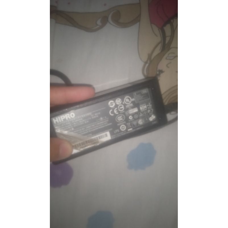 preloved charger laptop jadul merek hipro minus baca deskripsi