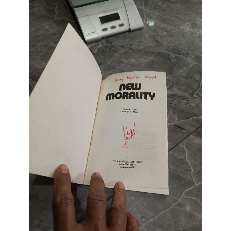 PANDANGAN AGAMA KRISTEN TENTANG MORALITY-DOROTHY I MARX-D2