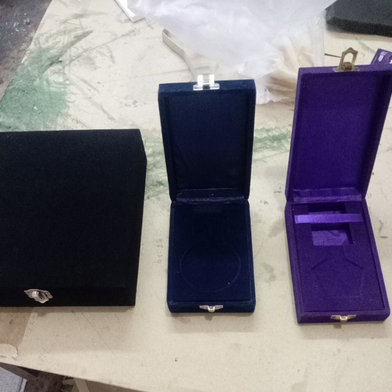 

box medali