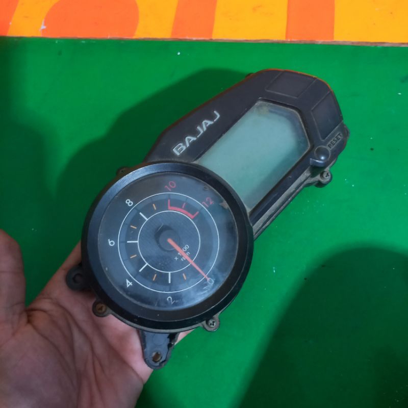 speedometer kilometer bajaj pulsar 200NS. original
