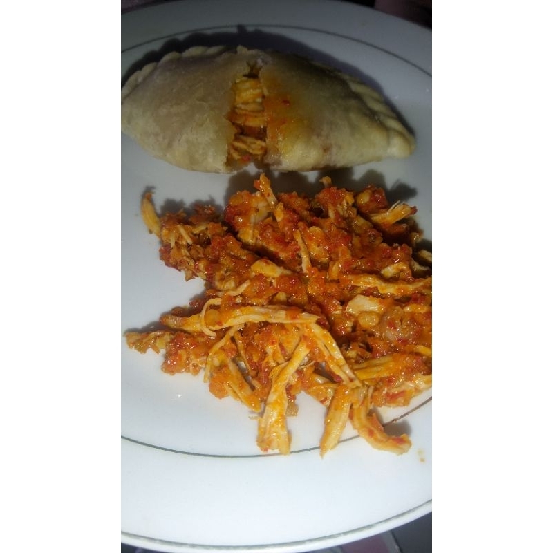 

cireng isi ayam suwir mercon