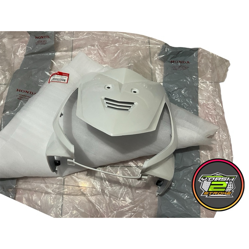 64301-KVY-960PFW Cover Tameng Panel Dada Lampu Depan Honda Beat Karbu Original Putih