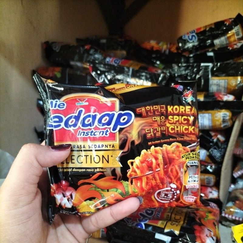 

mie sedap korean spicy chicken - selection