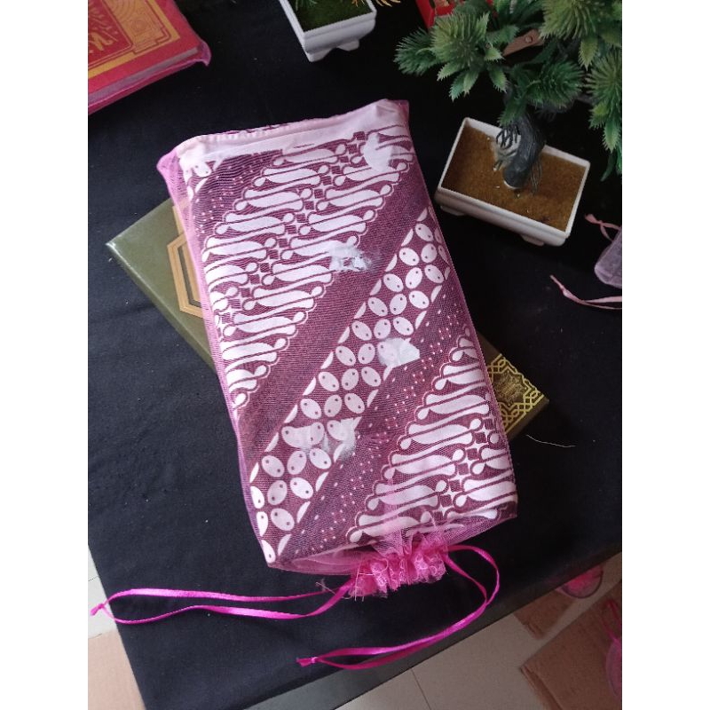 kantong tile serut souvenir UK.20x30cm bisa untuk samping songket dll, isi 10pcs