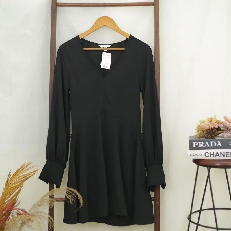 H&M Flowy V-Neck Midi Dress