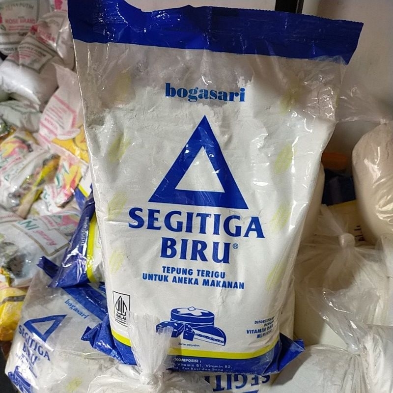 

tepung terigu segitiga biru 1 kg