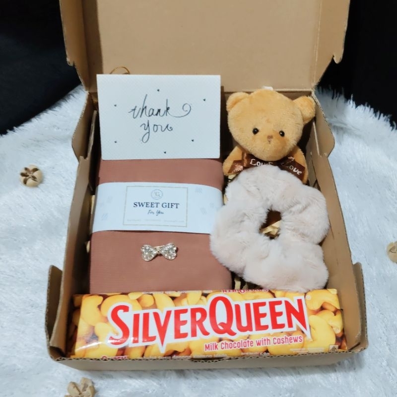 KADO ULANG TAHUN UNTUK PACAR / GIFT BOX PREMIUM / FREE KARTU UCAPAN