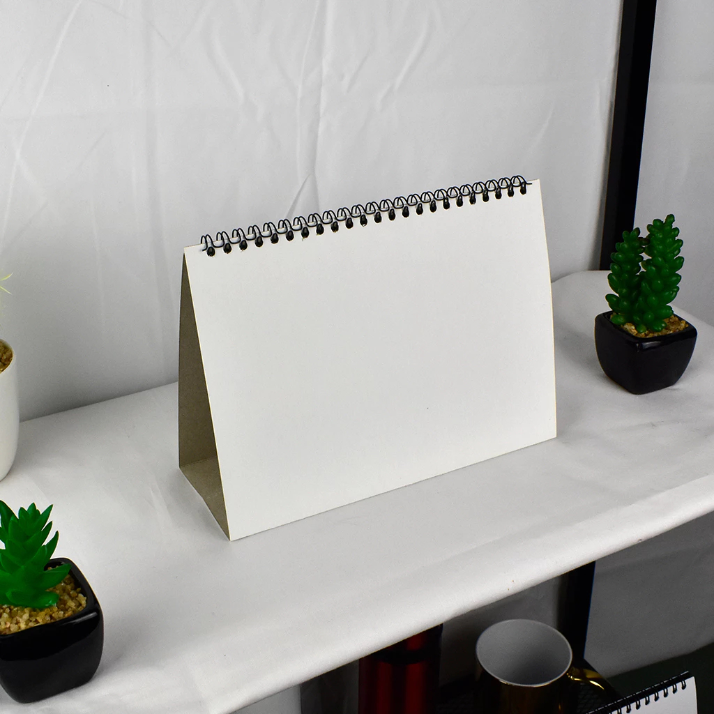 

Tatakan Kaki Kalender Meja Bahan Dupleks Ukuran A5 (21x15 cm) Landscape & Potrait