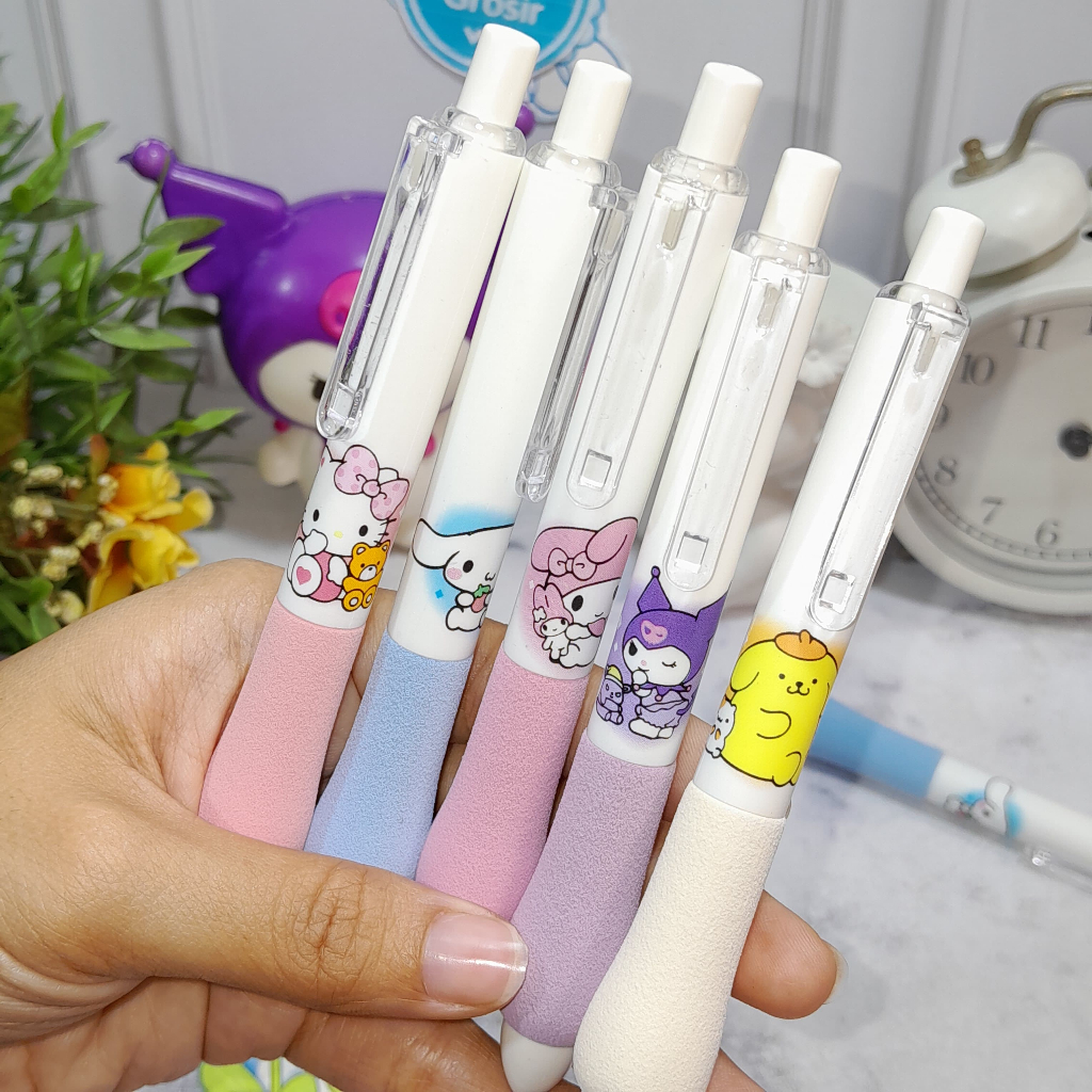 

Pulpen Mekanik SANRIO Empuk Super Cute Lucu Special Edition Terlaris / Pen Cetek Sanrio Pegangan Empuk Lembut Unik Imut Favorit Anak Kualitas Terbaik Alat Tulis Sekolah Kekinian Harga Termurah Bisa Grosir dan COD