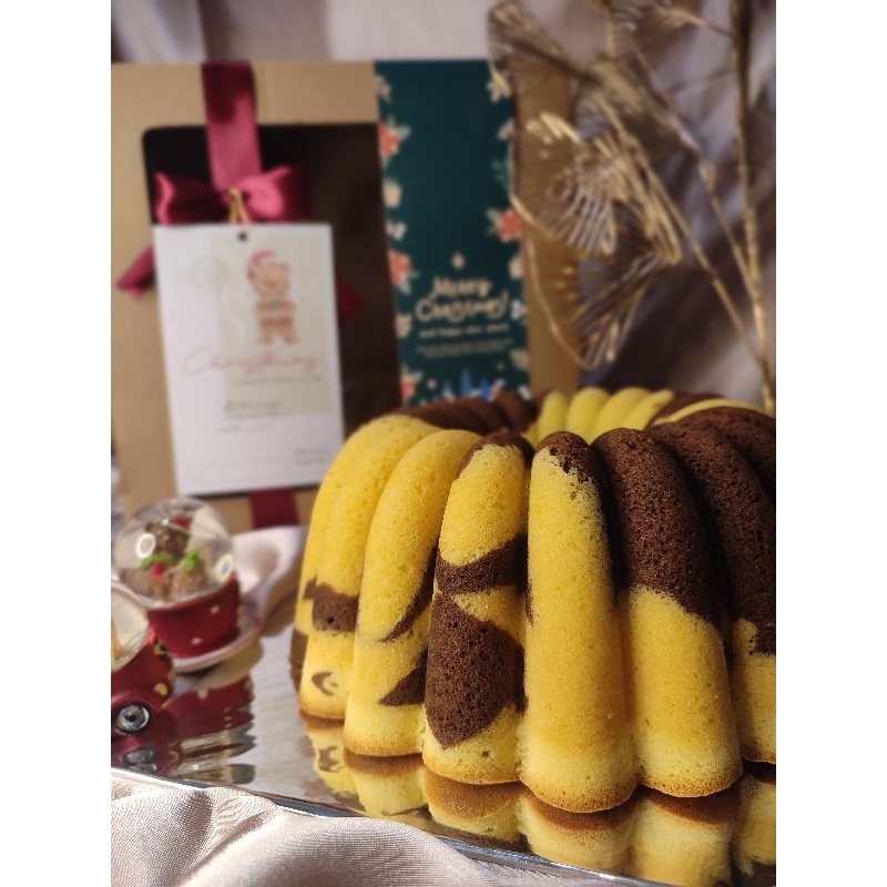 

Marmer Cake Christmas Hampers