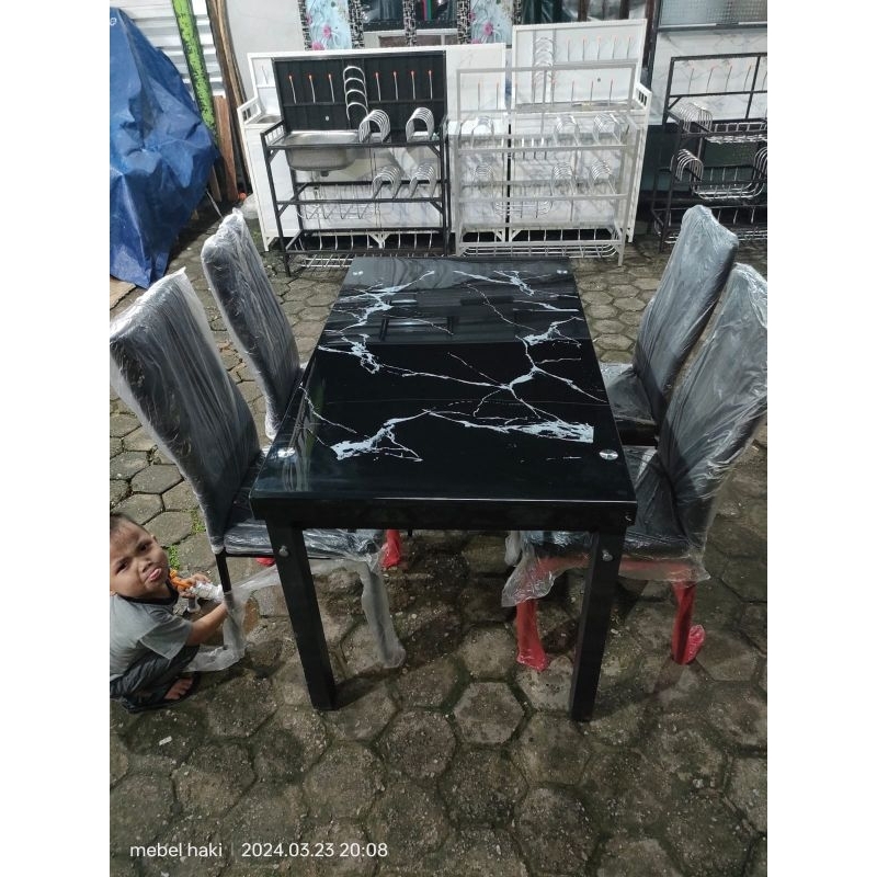 meja makan kaca super mewah