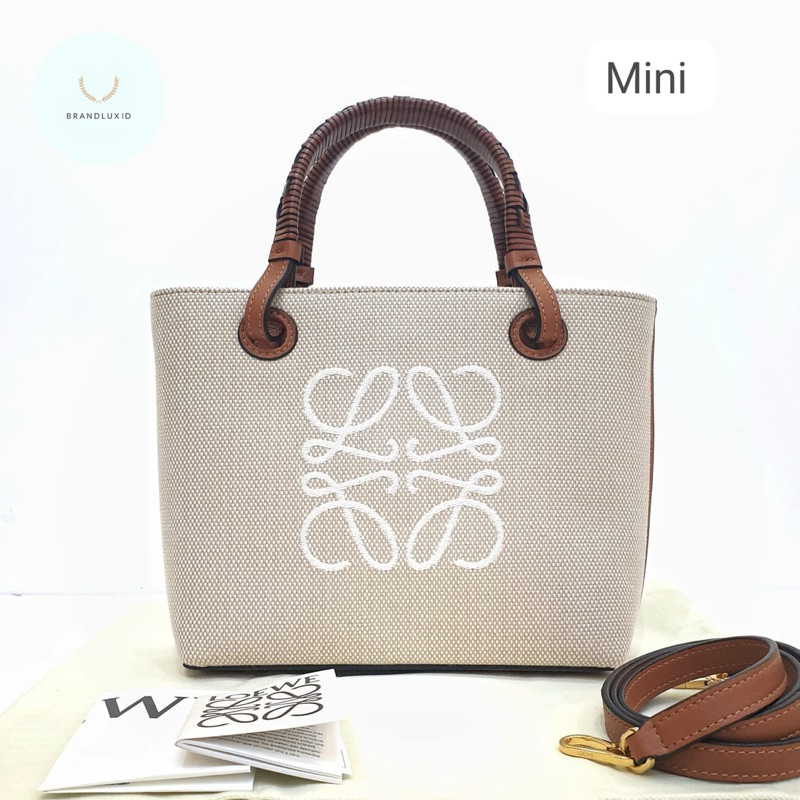 Loewe Anagram Tote bag Beige logo