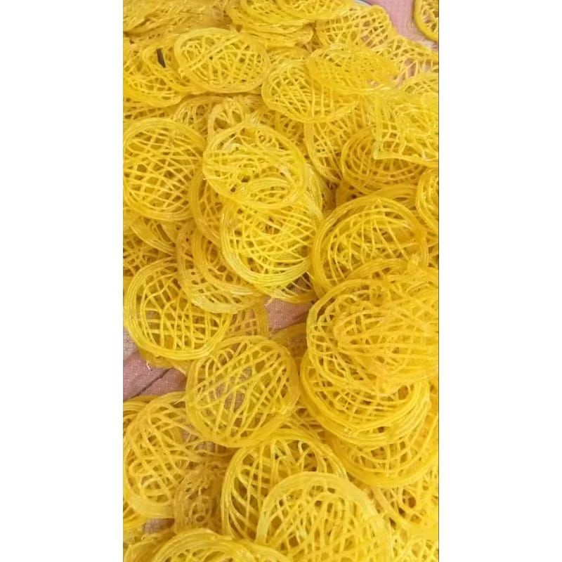 

kerupuk mie kuning mentah 500gram