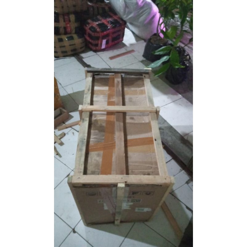 

packing kayu agar barang tidak mudah pecah