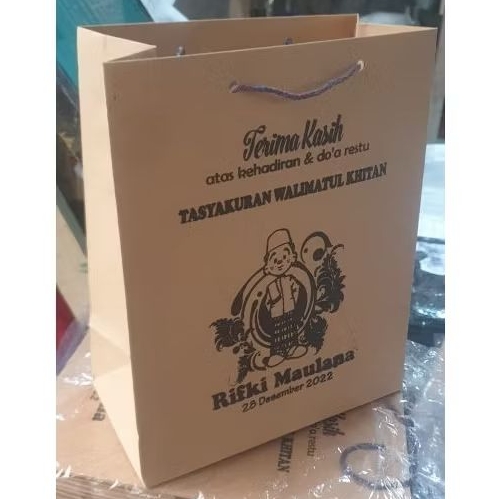 

PROMO Paperbag sablon ukuran 20x25 taskertas tas souvenir free design