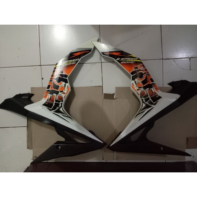 Sayap sampig cover body tutup mesin depan Sonic 150 R Original copotan Tebeng kanan kiri