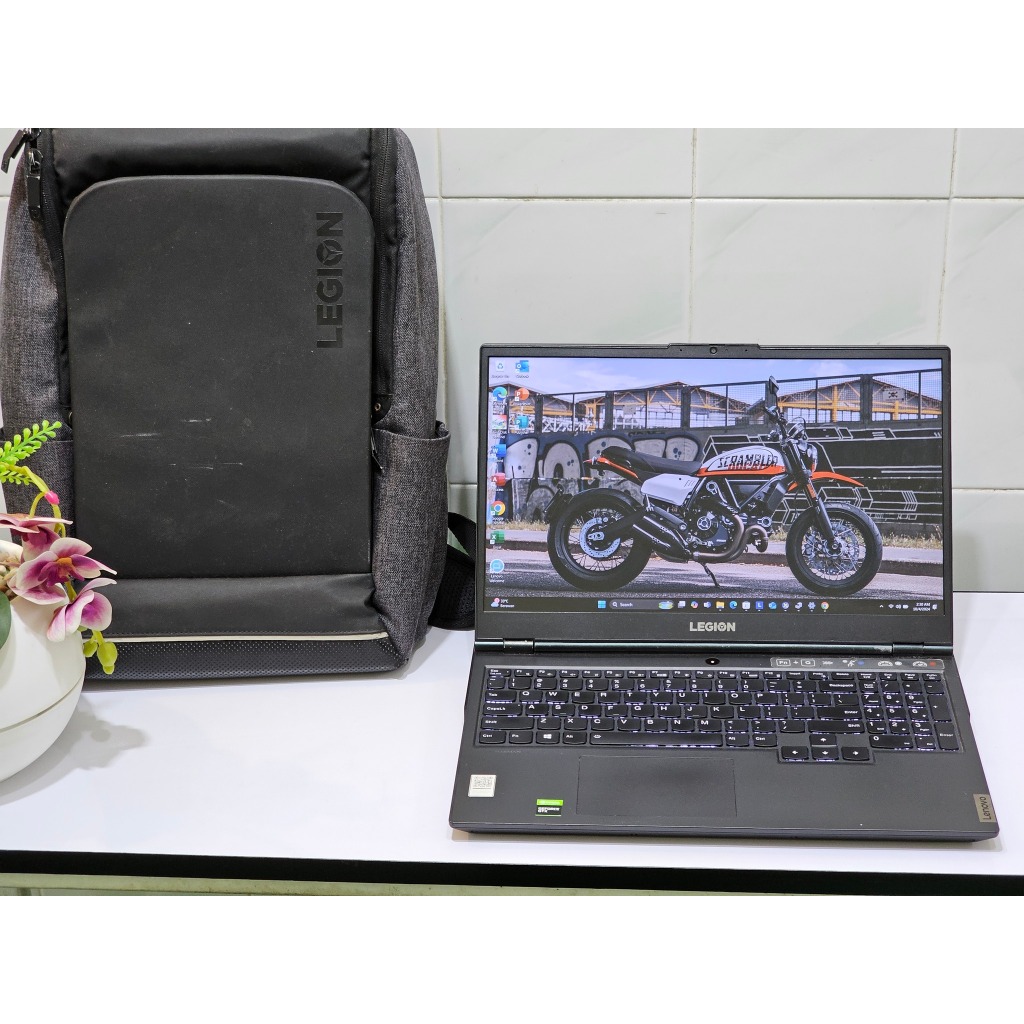Lenovo Legion 5 Ryzen 5 4000 series Ram 16 GB GTX 1650 120 Hz Gaming dan Desain Grafis