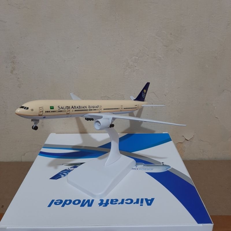 Diecast Miniatur Pesawat Terbang Boeing Mainan Pesawat Penumpang Besi Hadiah Kado Anak