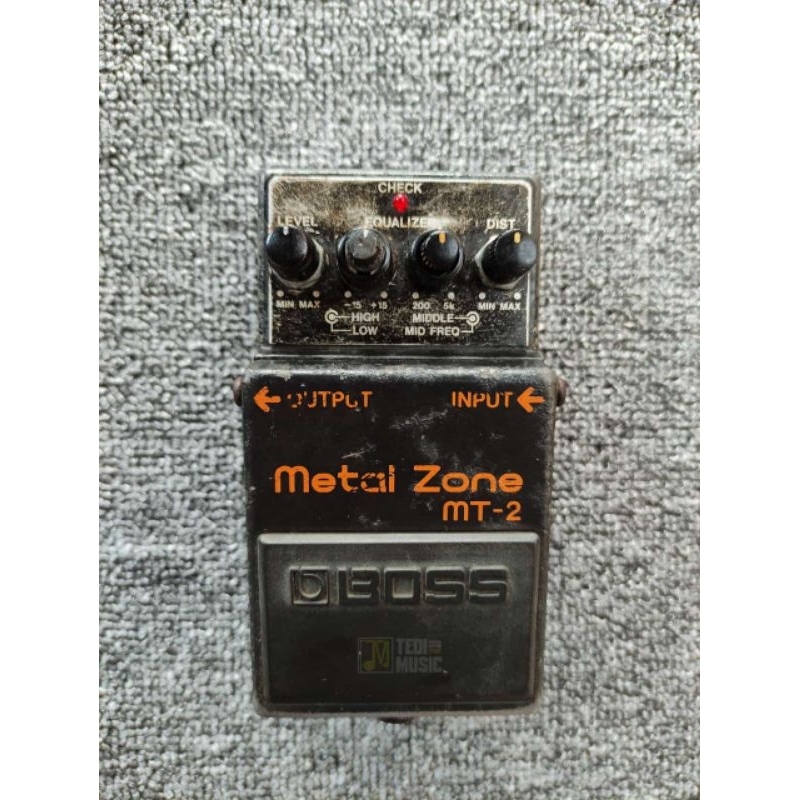 Boss Metalzone MT2 - Efek gitar Metalzone