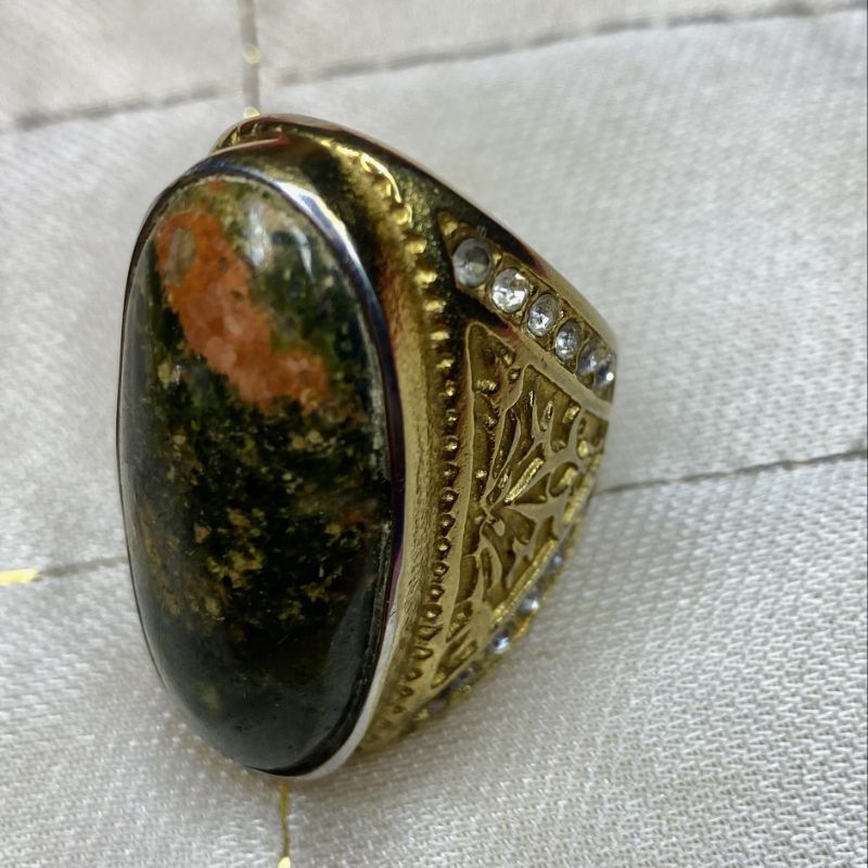 Batu cincin pancawarna garut