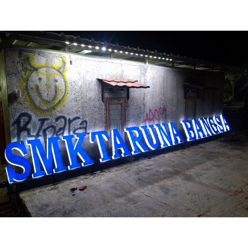 akrilik huruf timbul LED . LED huruf timbul . huruf timbul LED . lampu huruf timbul