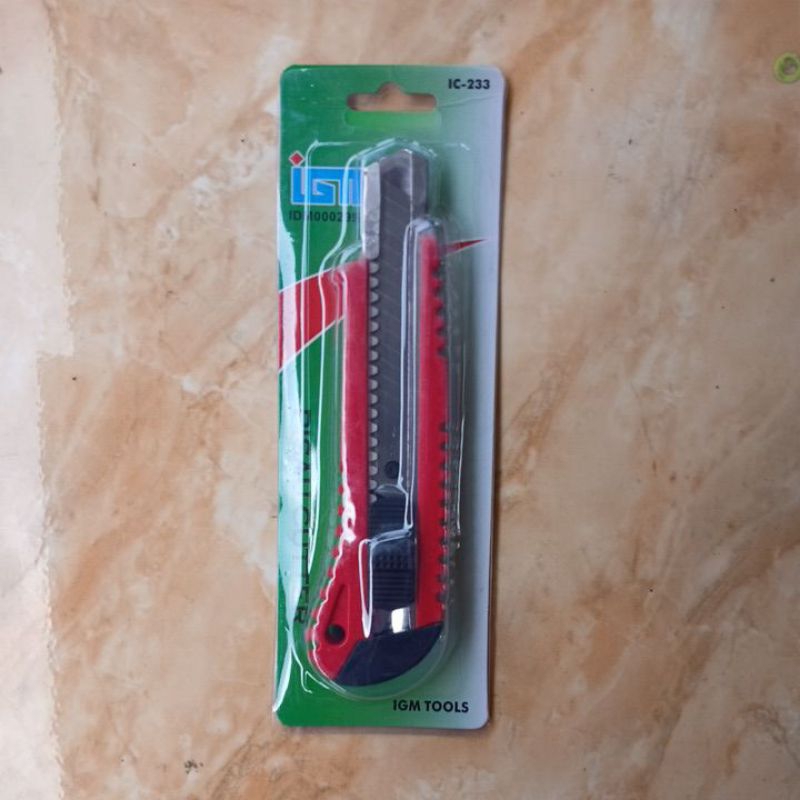 

pisau cutter besar
