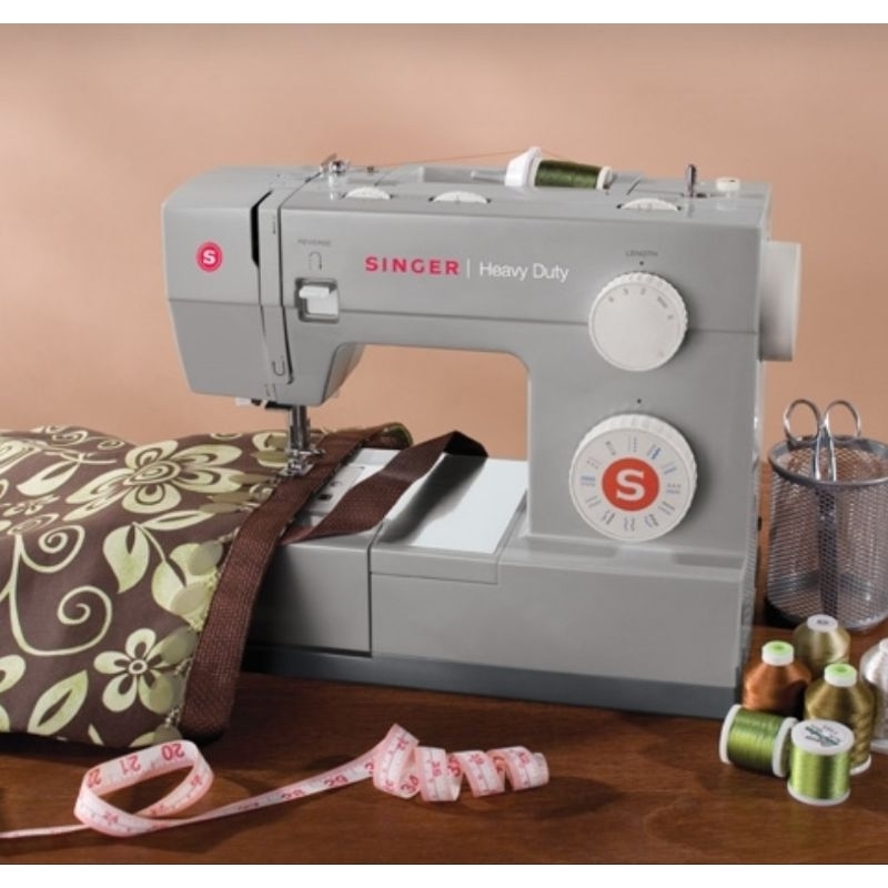 Mesin Jahit Singer portable 4423