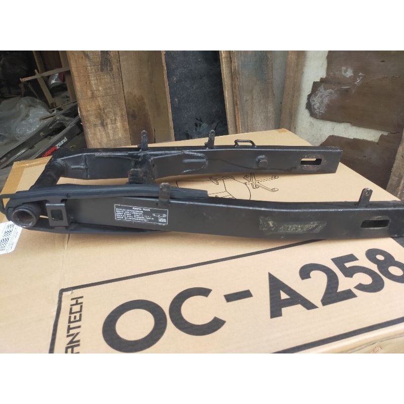 swing arem Honda CB 150R old original copotan sesuay gambar kak