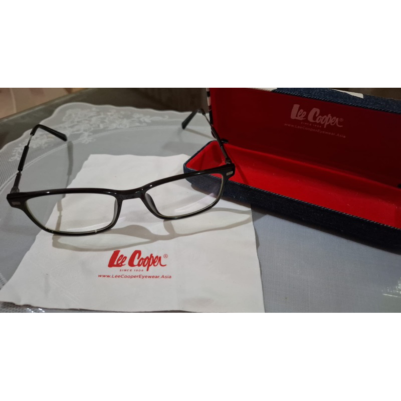 FRAME DAN TEMPAT KACAMATA LEE COOPER